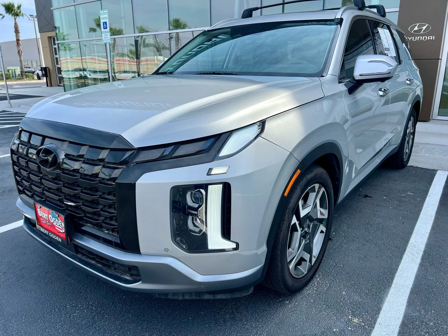 Used 2024 Silver Hyundai SEL image 3