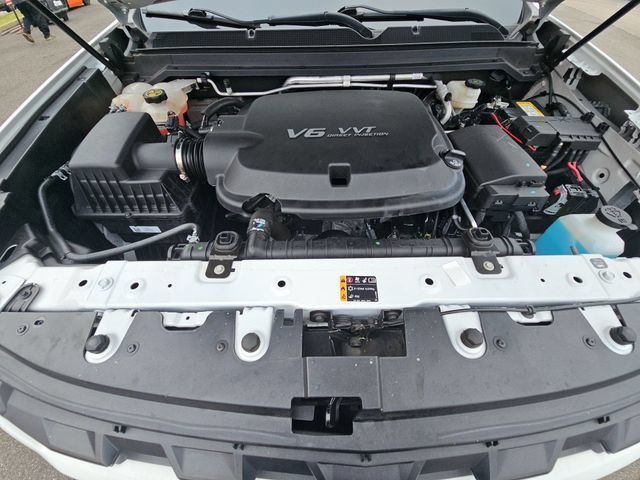 Used 2022 Summit White Chevrolet LT image 32