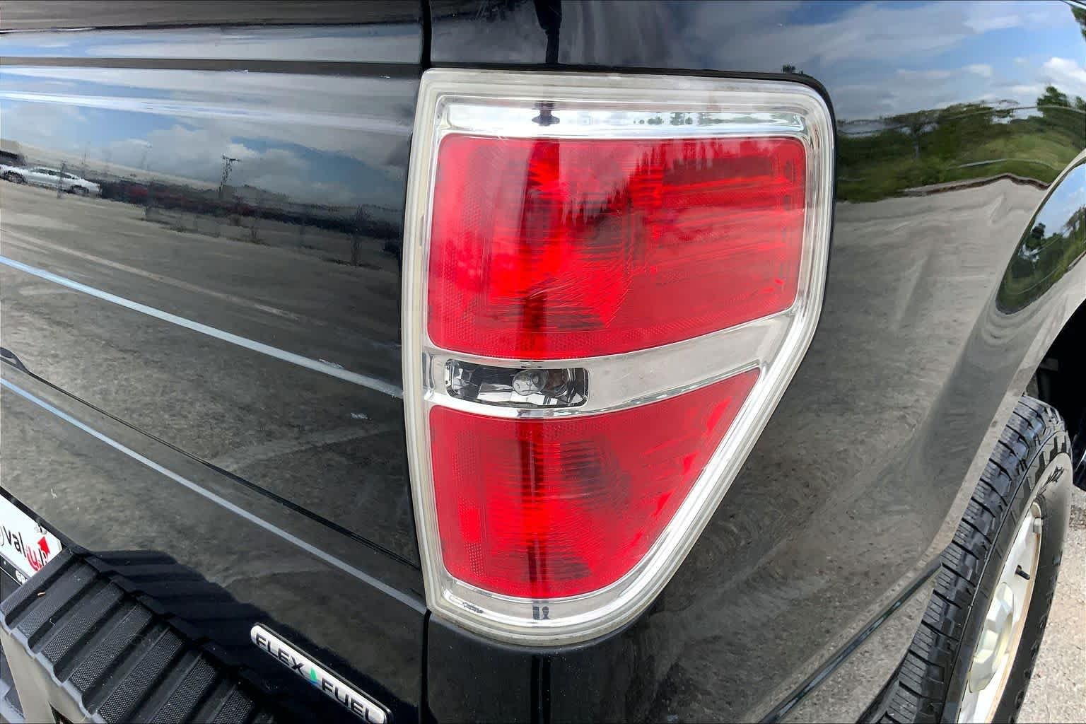 Used 2013 Tuxedo Black Metallic Ford XLT image 29