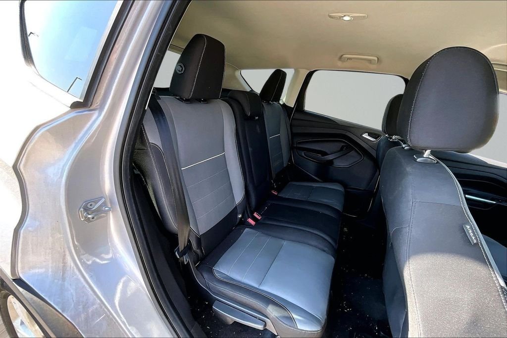 Used 2015 Silver Ford SE image 24