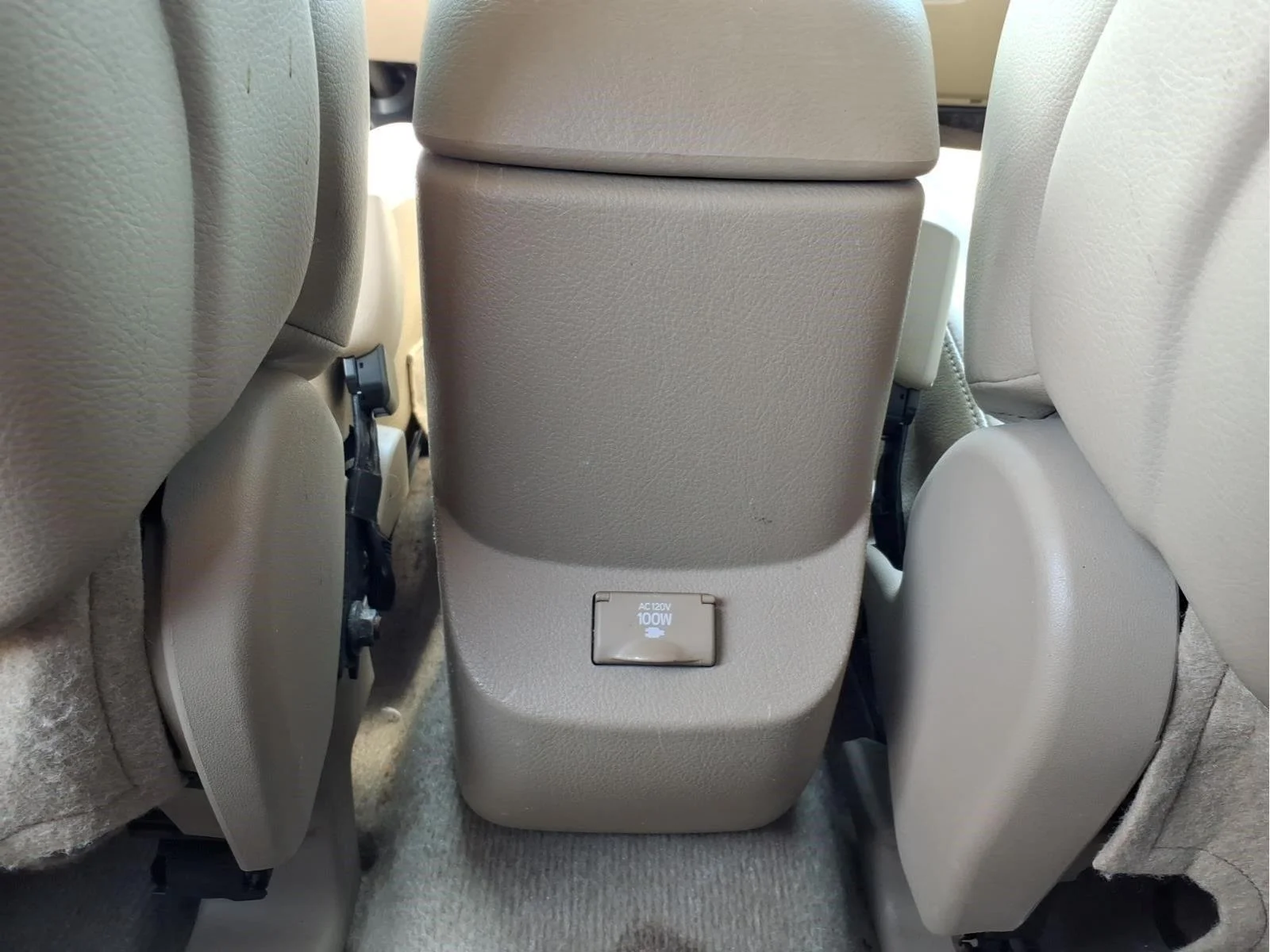 Used 2010 Blizzard Pearl Toyota Limited image 11
