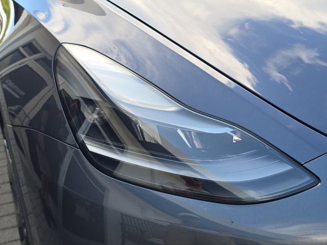 2023 Tesla Model Y Long Range - Photo 10