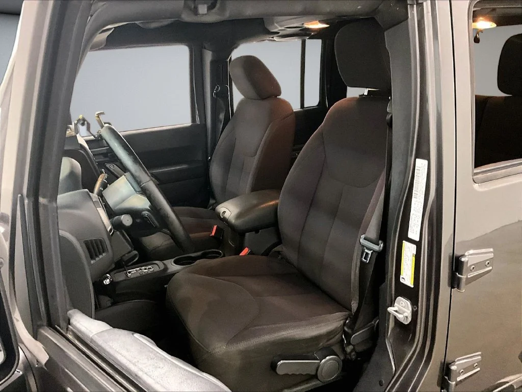 Used 2014 Gray Jeep Unlimited Sport image 19