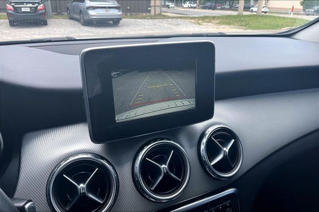 Used 2015 Silver Mercedes-Benz GLA 250 image 12