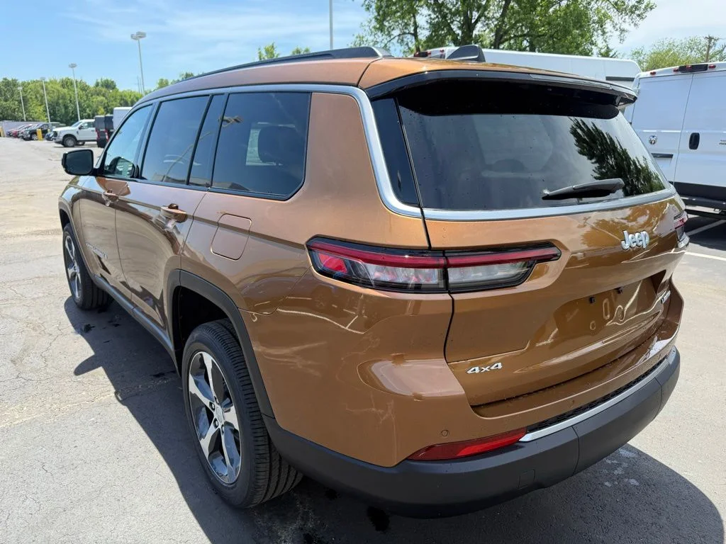 New 2026 Copper Shino Metallic Clear-Coat Exterior Paint Jeep Limited image 6
