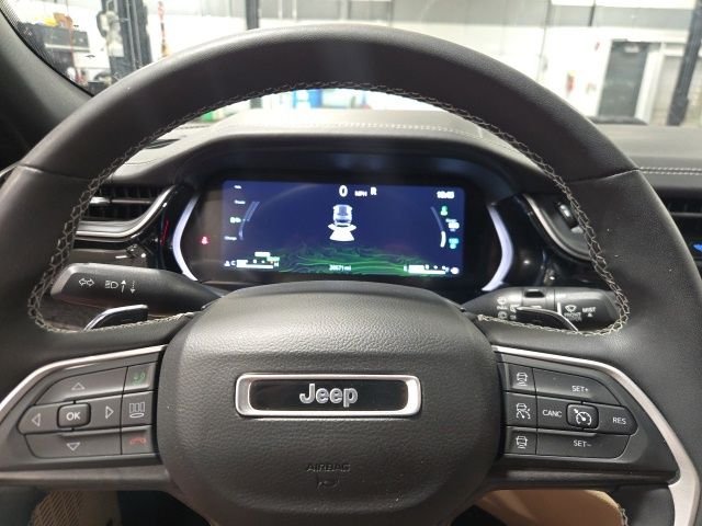 Used 2022 White Jeep 4xe image 16