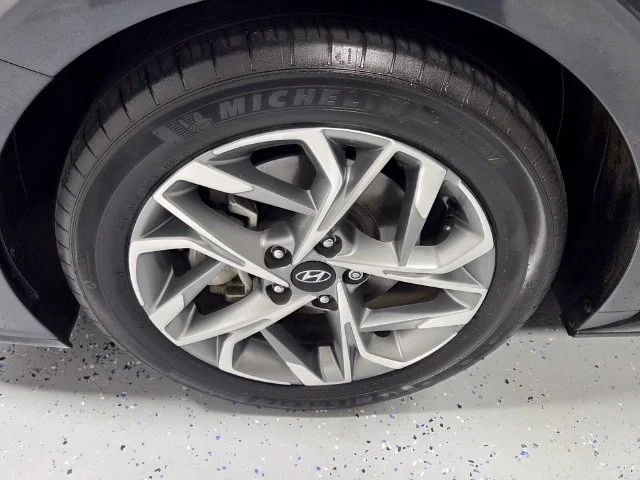 Used 2023 Gray Hyundai SEL image 15