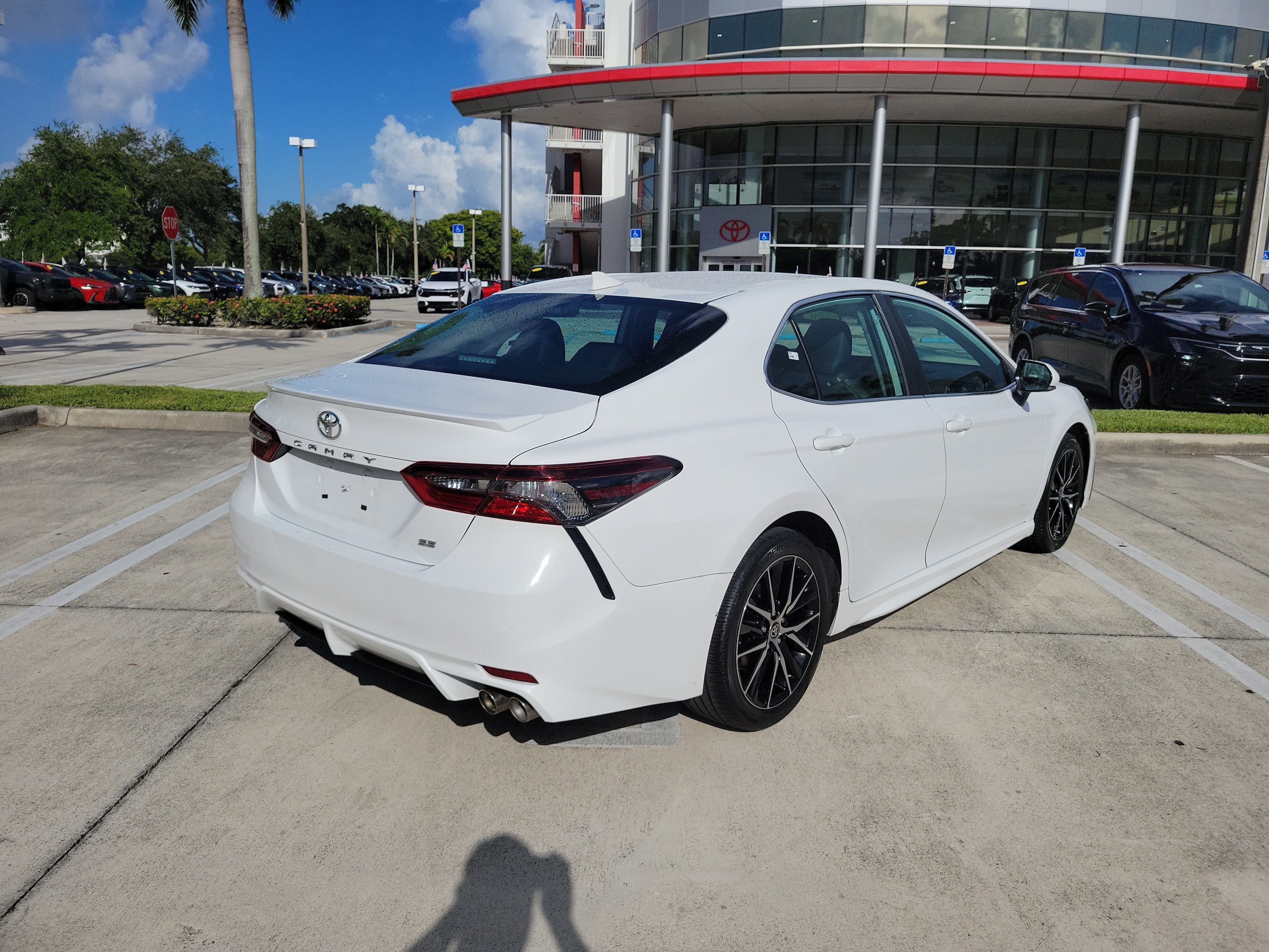 Certified Used 2024 Ice Toyota SE image 7