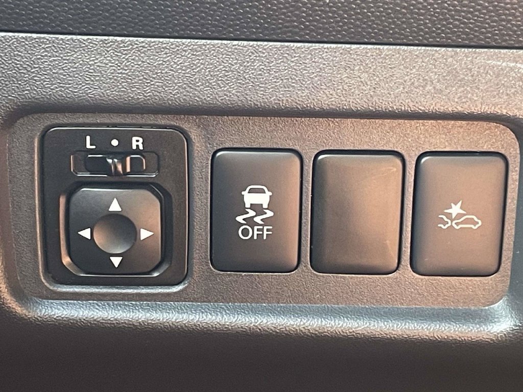 Used 2024 Blue Mitsubishi ES image 20