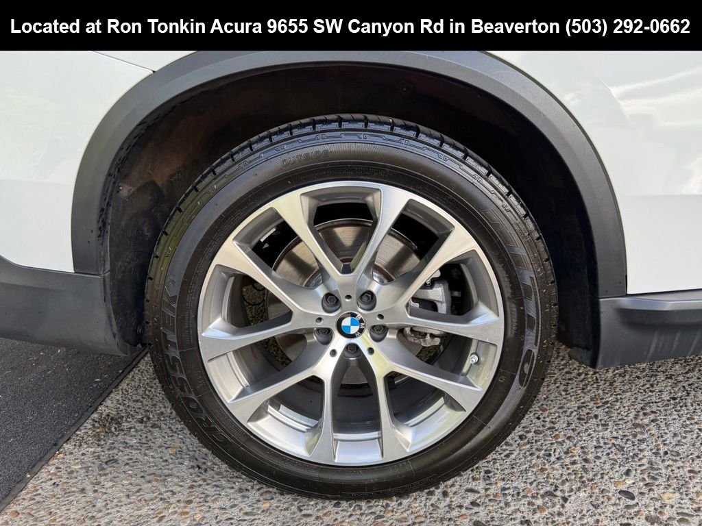 Used 2024 Alpine White BMW xDrive40i image 9