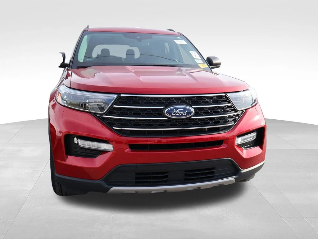 Certified Used 2022 Red Metallic Ford XLT image 8