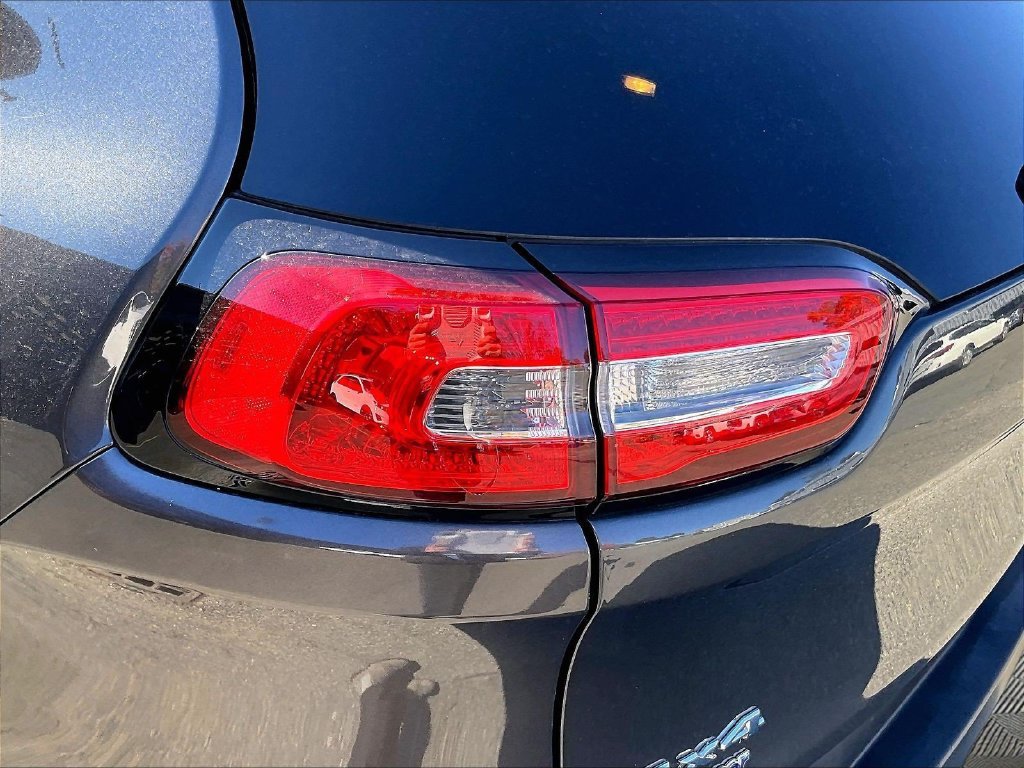 Used 2017 Gray Jeep Limited image 33