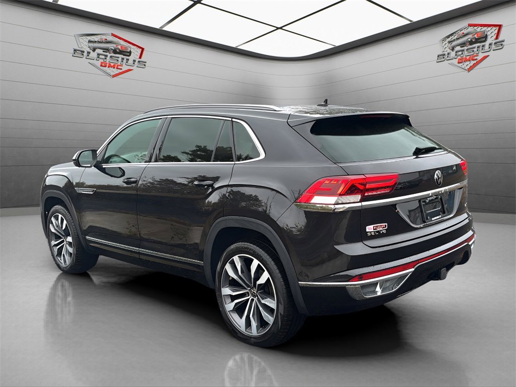 2022 Volkswagen Atlas Cross Sport SEL Premium R-Line photo 2