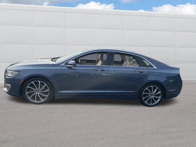 Used 2019 Blue Lincoln Reserve image 2