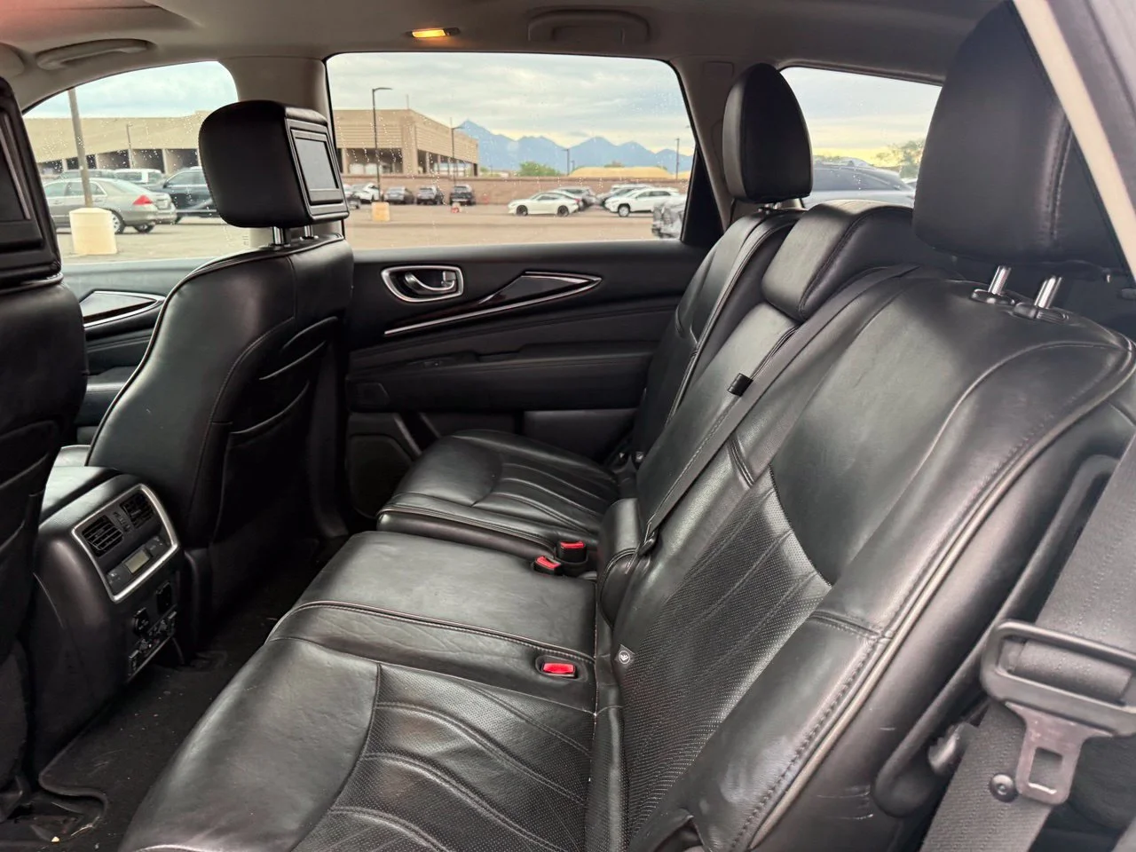 Used 2015 Liquid Platinum INFINITI Base image 10
