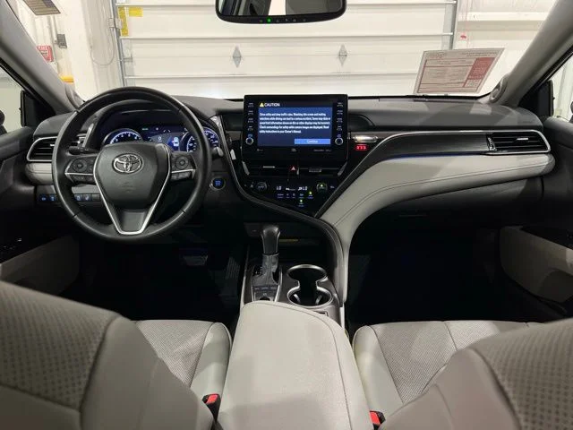 Used 2021  Toyota XLE image 11