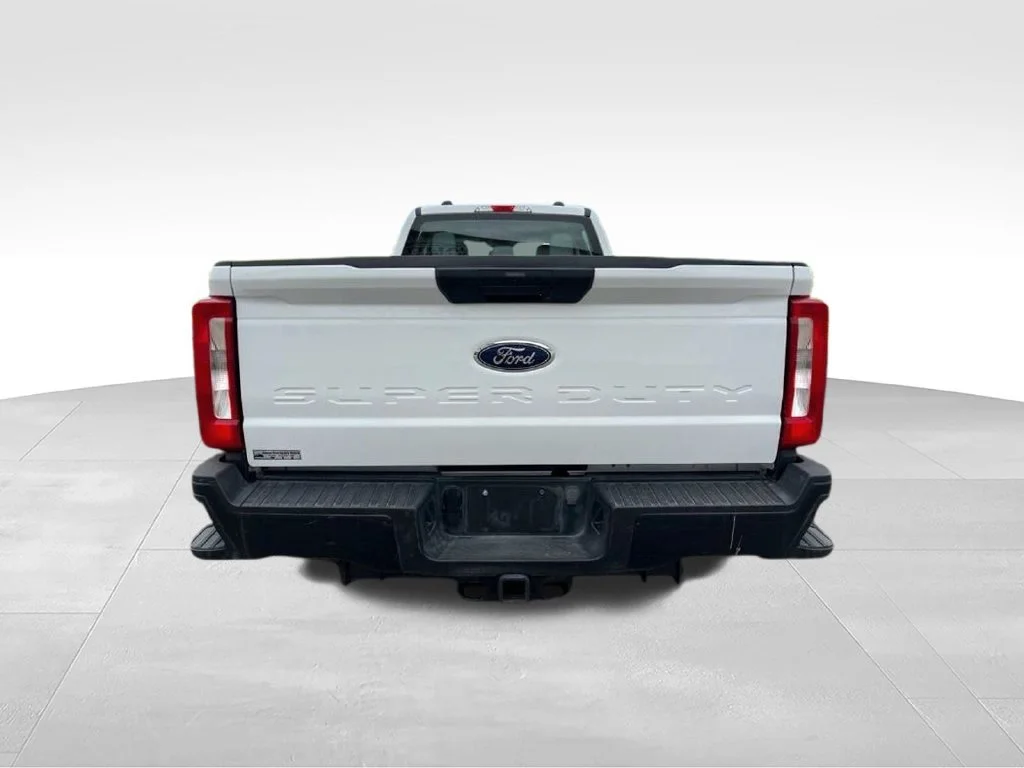 Used 2024 White Ford XL image 4