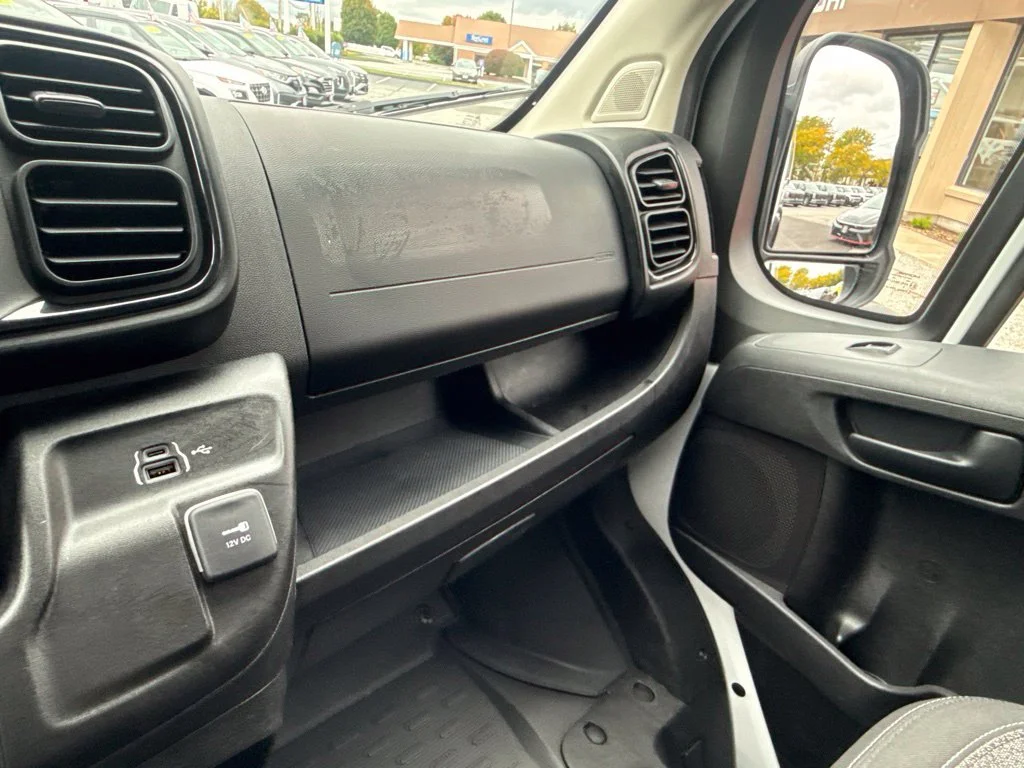 Used 2025 White Ram Base image 28