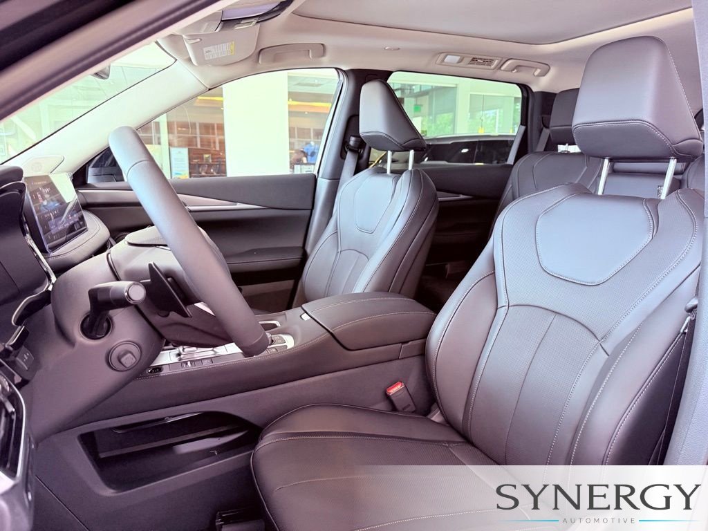 Certified Used 2027 Mineral Black INFINITI LUXE image 27