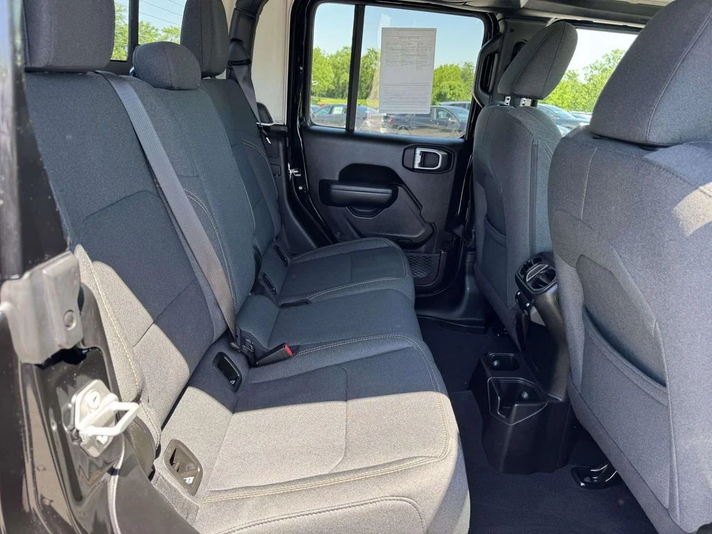 Used 2025 Black Jeep Nighthawk image 15