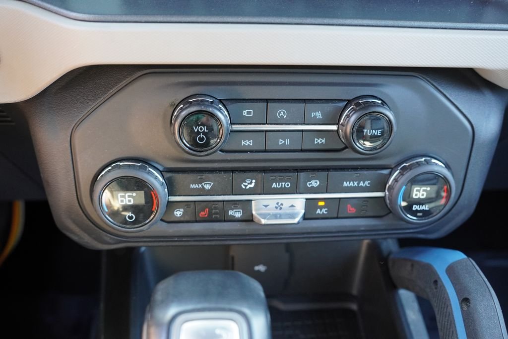 Used 2024 Oxford White Ford Wildtrak image 27
