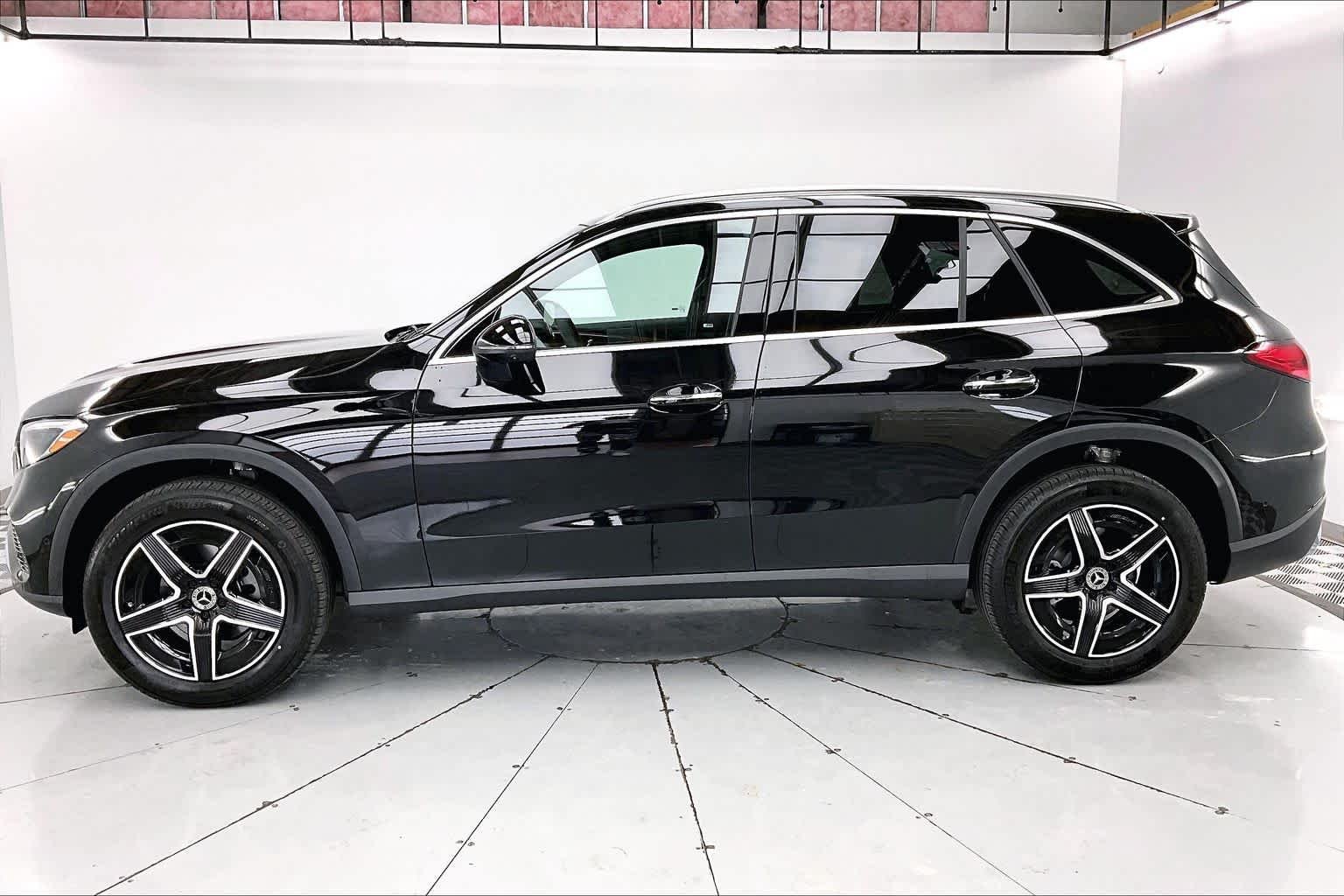 New 2026 Obsidian Black Metallic Mercedes-Benz GLC 300 image 3