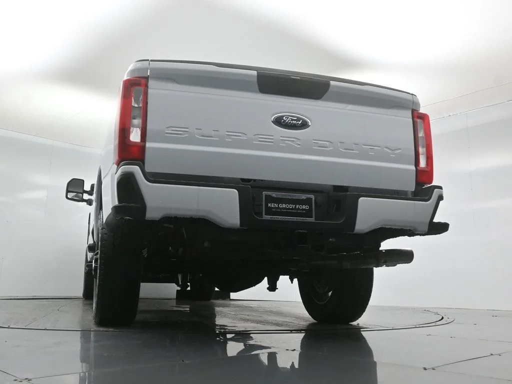 New 2026 Oxford White Ford XL image 43