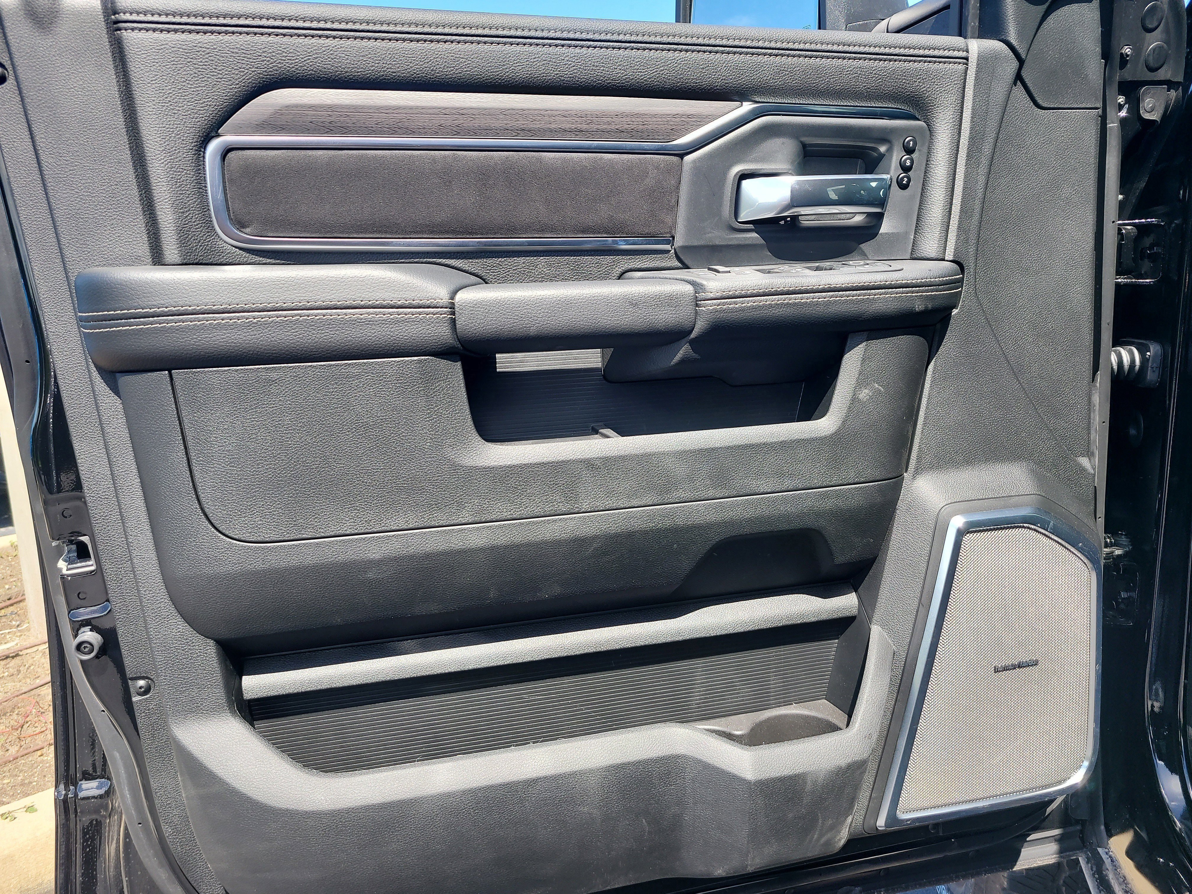 2026 RAM 2500 Laramie - Photo 12