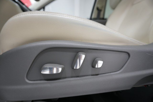 Used 2025 WHITE Cadillac FWD Premium Luxury image 23