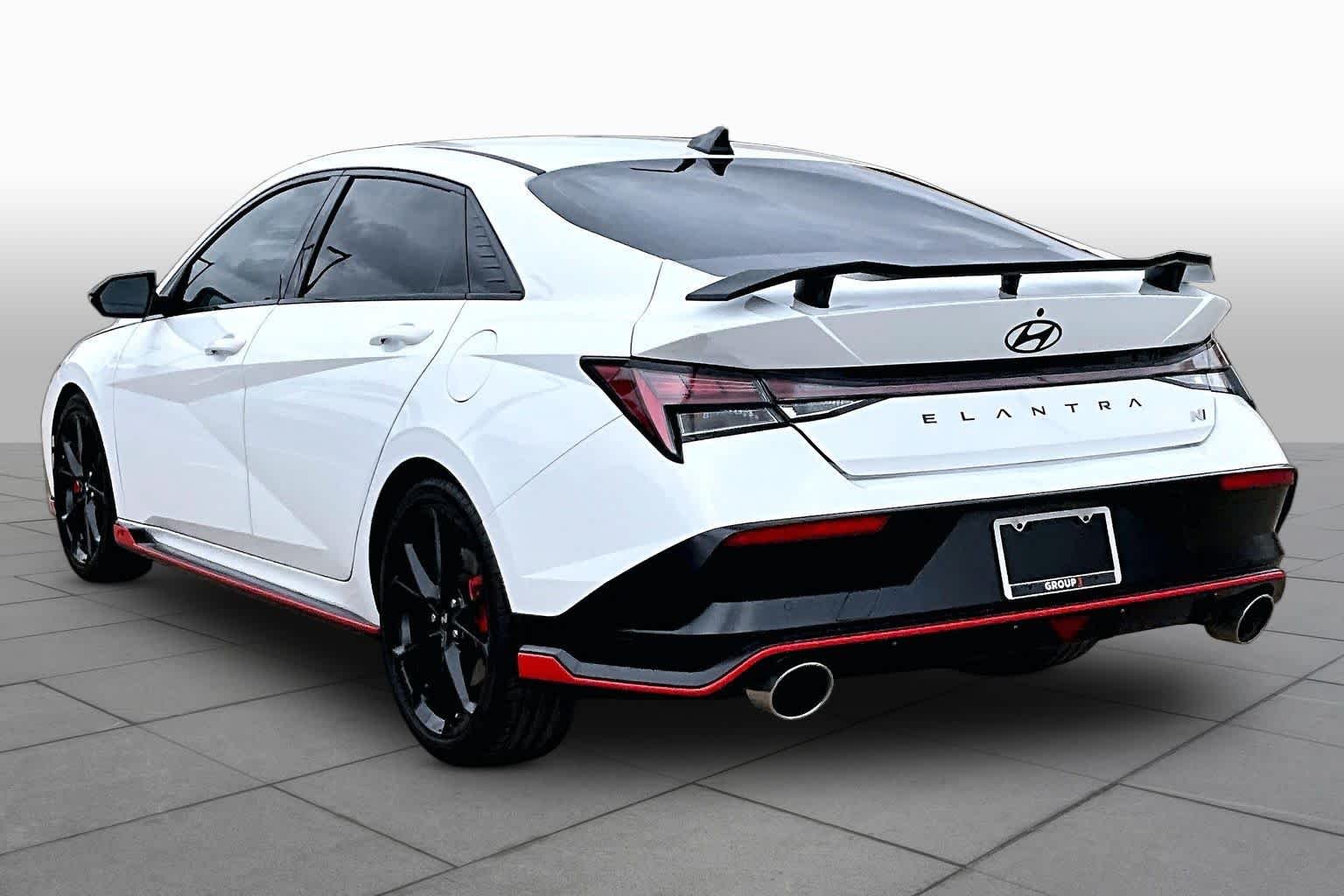 Used 2025 Atlas White Hyundai  image 11