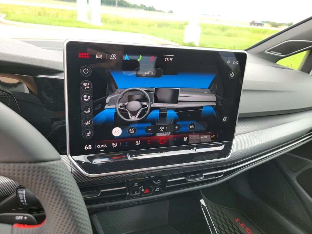 2025 Volkswagen Golf GTI SE - Photo 36