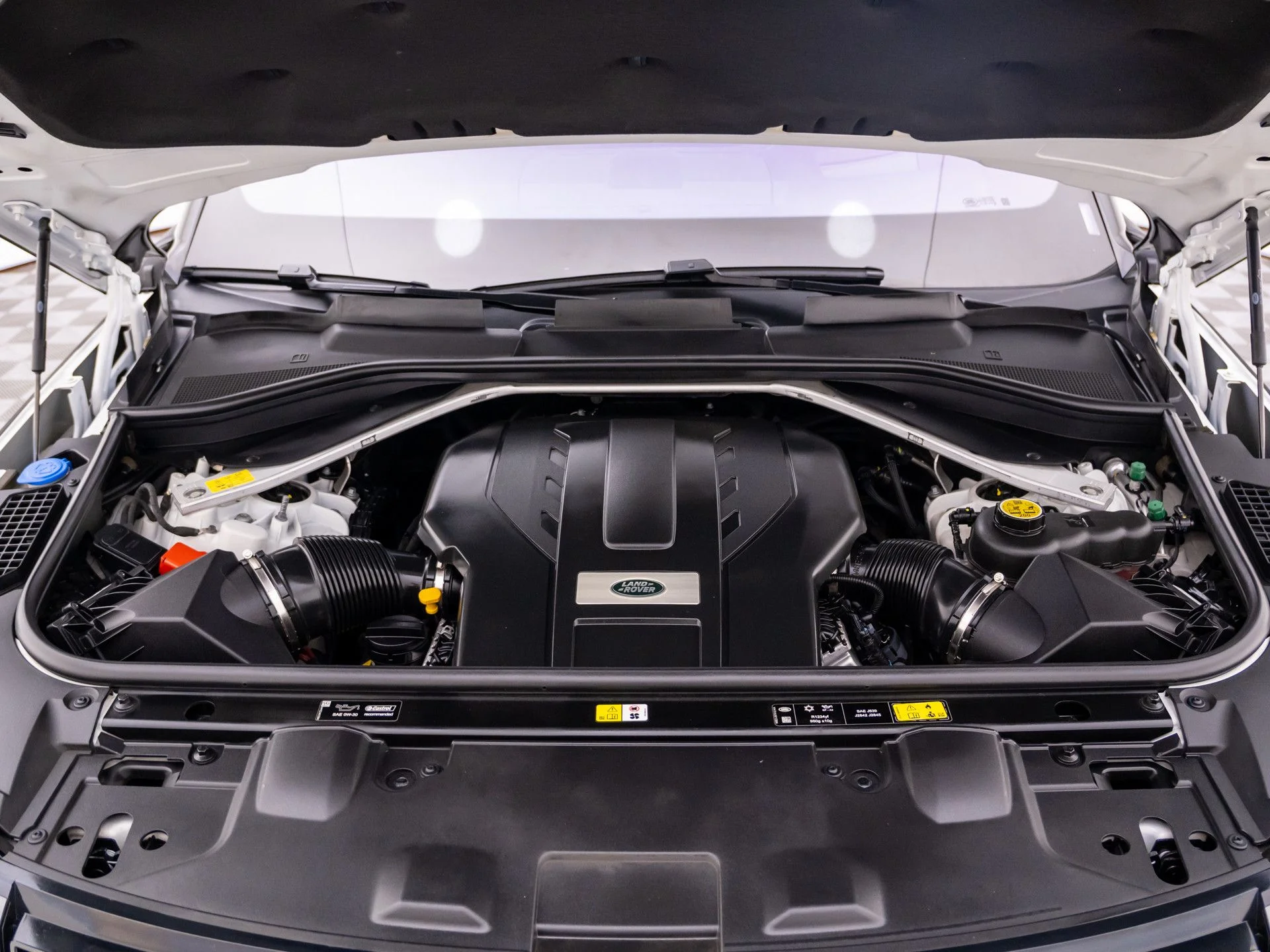 Used 2023  Land Rover Autobiography image 29
