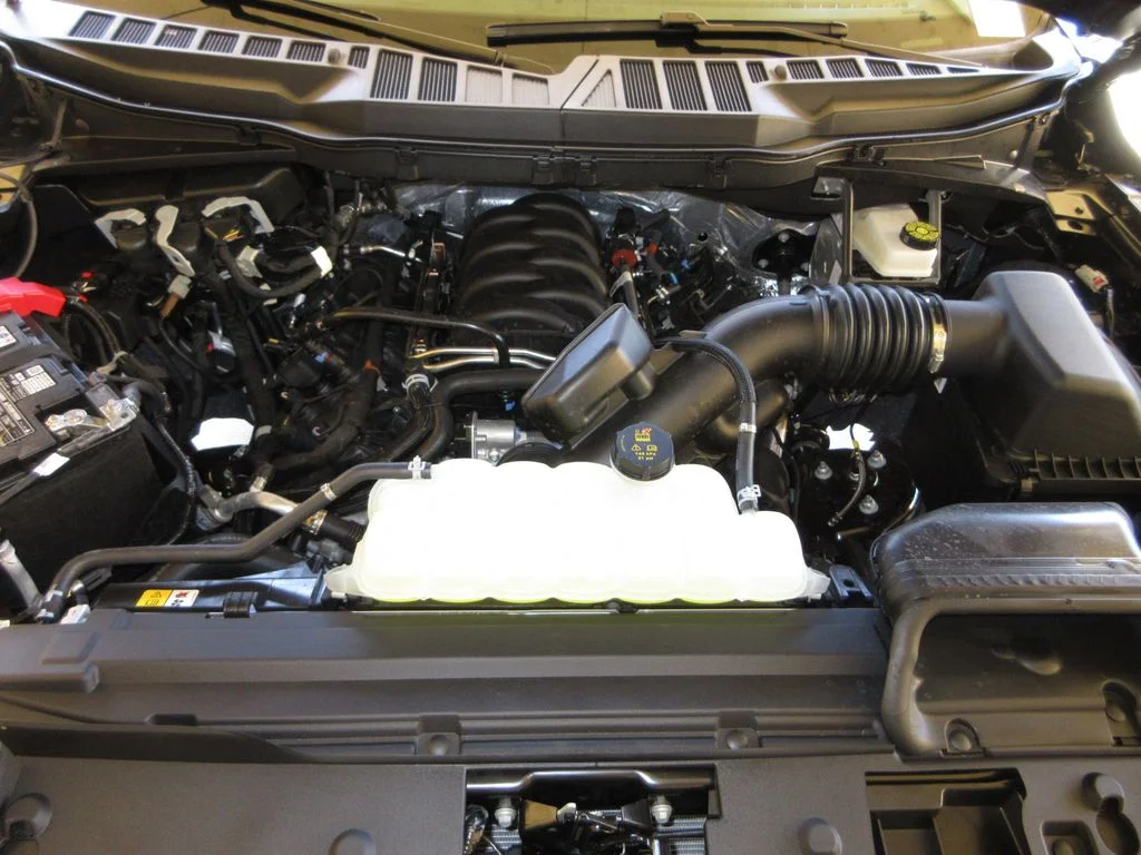 New 2026 Carbonized Gray Metallic Ford Lariat image 29