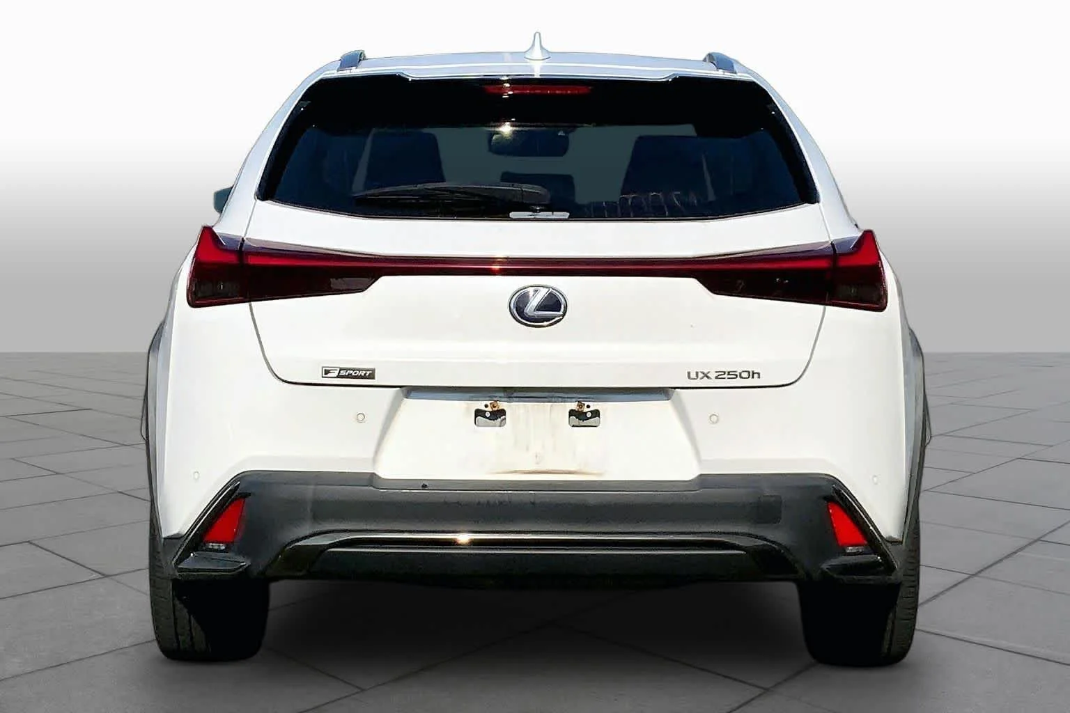 Used 2019 Ultra White Lexus F SPORT image 5