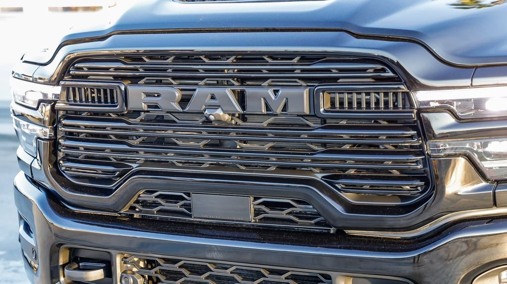 2025 RAM 3500 Laramie - Photo 6