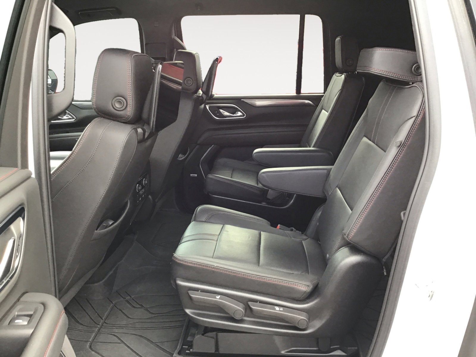 Used 2024 Summit White Chevrolet RST image 25