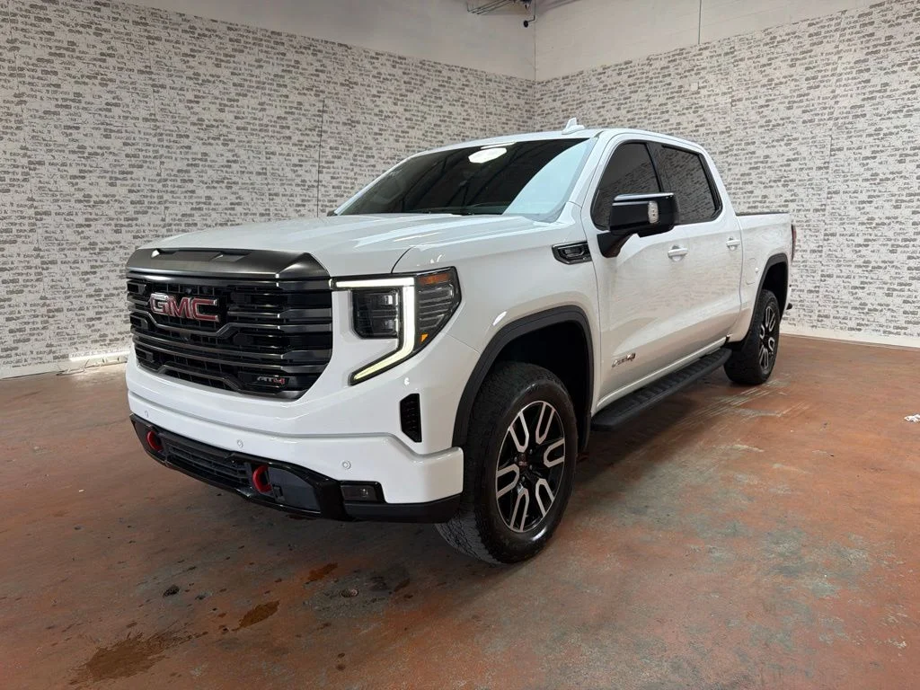 Used 2022 Summit White GMC AT4 image 3
