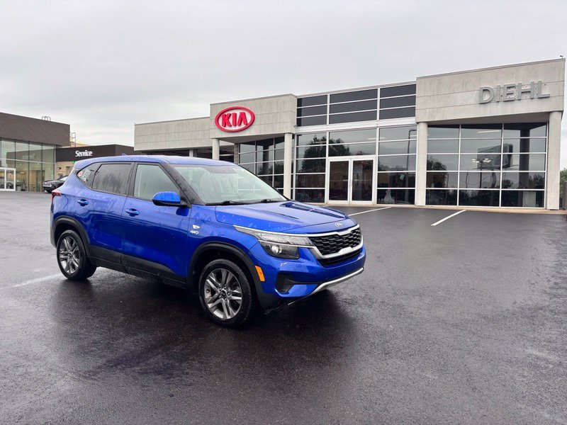 Used 2021 Blue Kia LX image 4