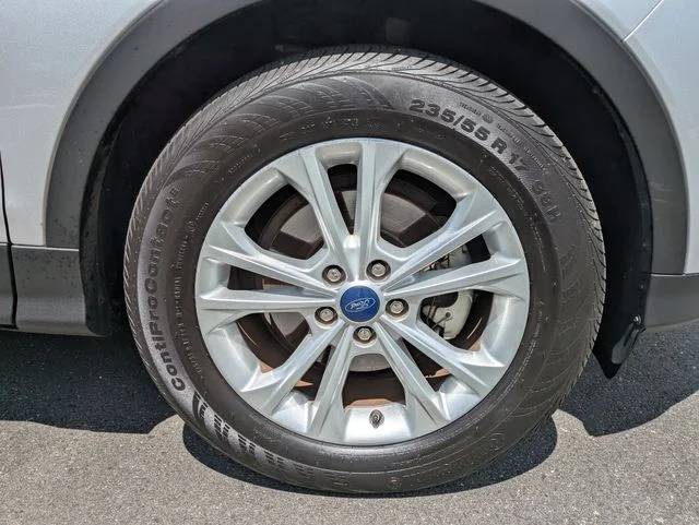 Used 2018 Ingot Silver Ford SE image 11