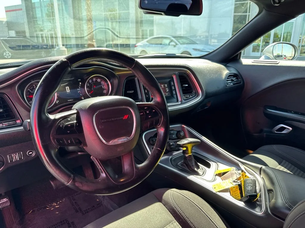 Used 2017 Silver Dodge SXT image 12