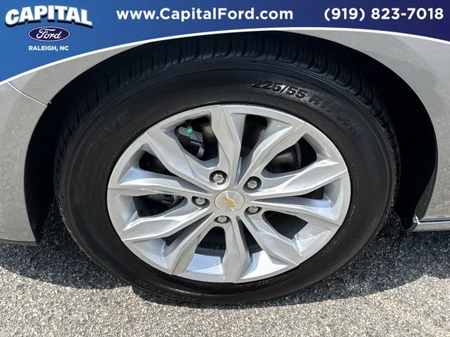 Used 2024 Gray Chevrolet LT image 13