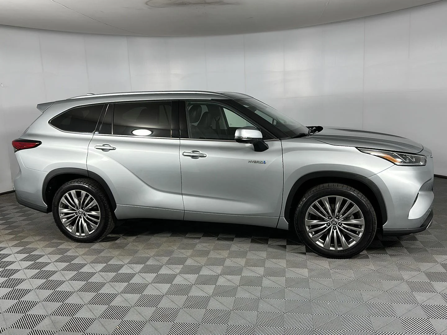 Used 2021 Celestial Silver Metallic Toyota Platinum image 8