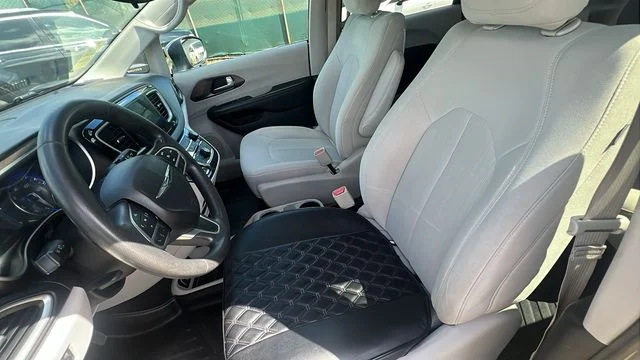 Used 2017 Silver Chrysler Touring image 26