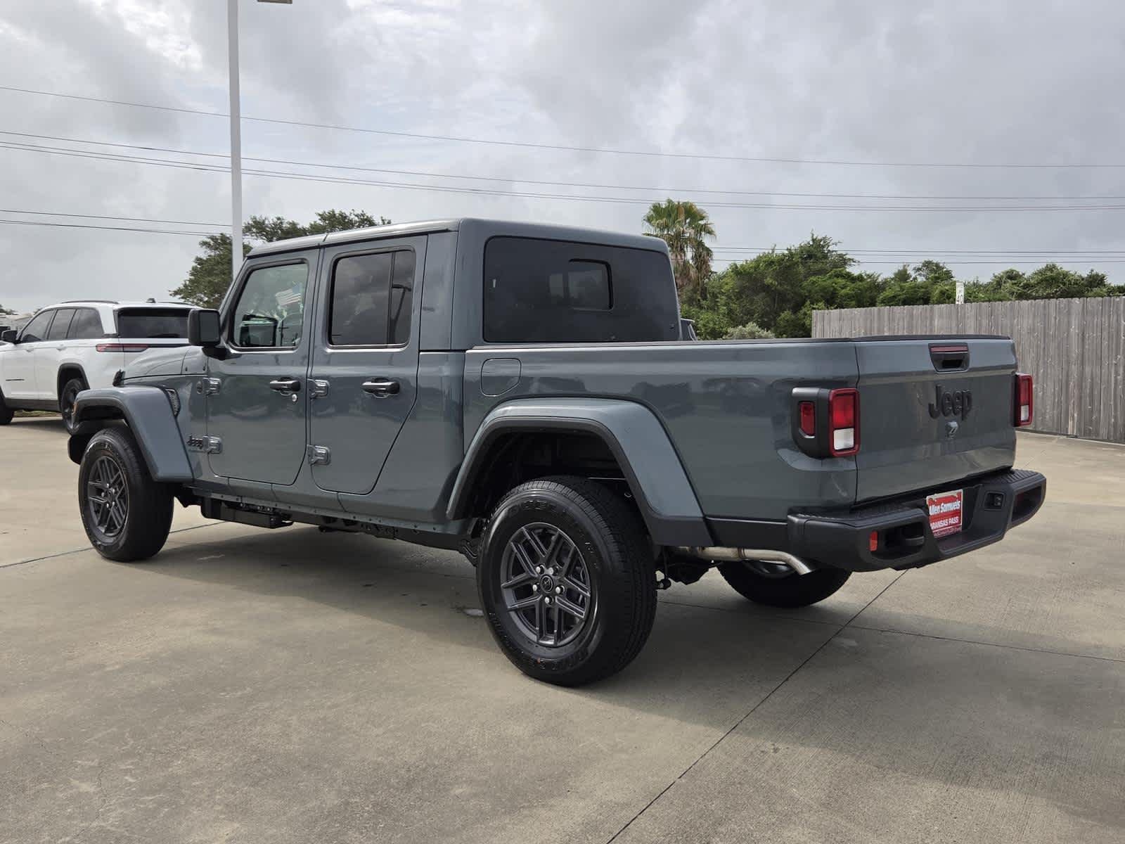 New 2026 Anvil Clear-Coat Exterior Paint Jeep Sport S image 3