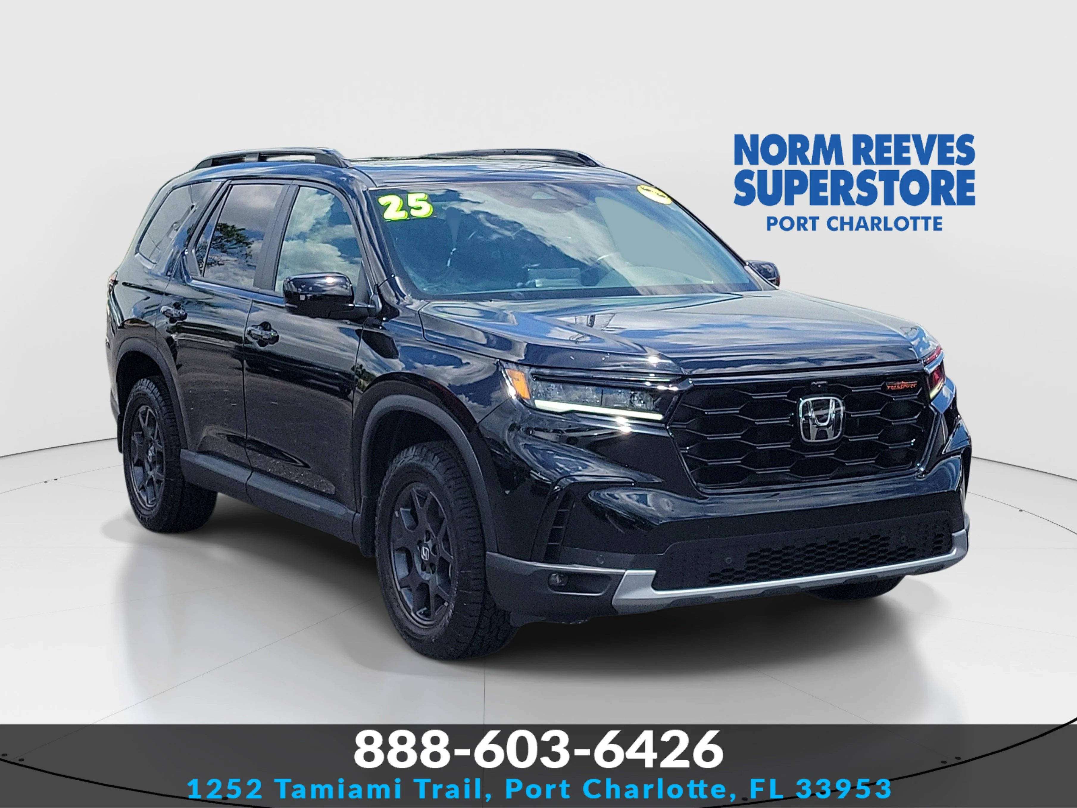 2025 Honda Pilot TrailSport AWD's photo