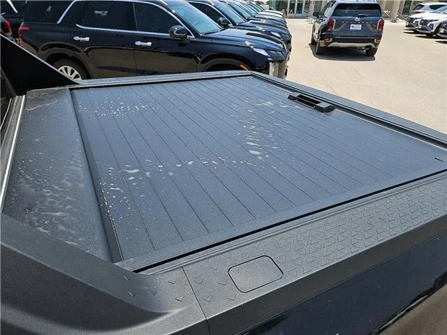New 2025 Phantom Black Hyundai Limited image 9