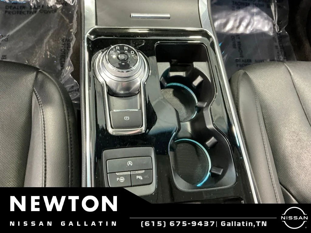 Used 2019 White Platinum Clearcoat Metallic Ford Titanium image 15