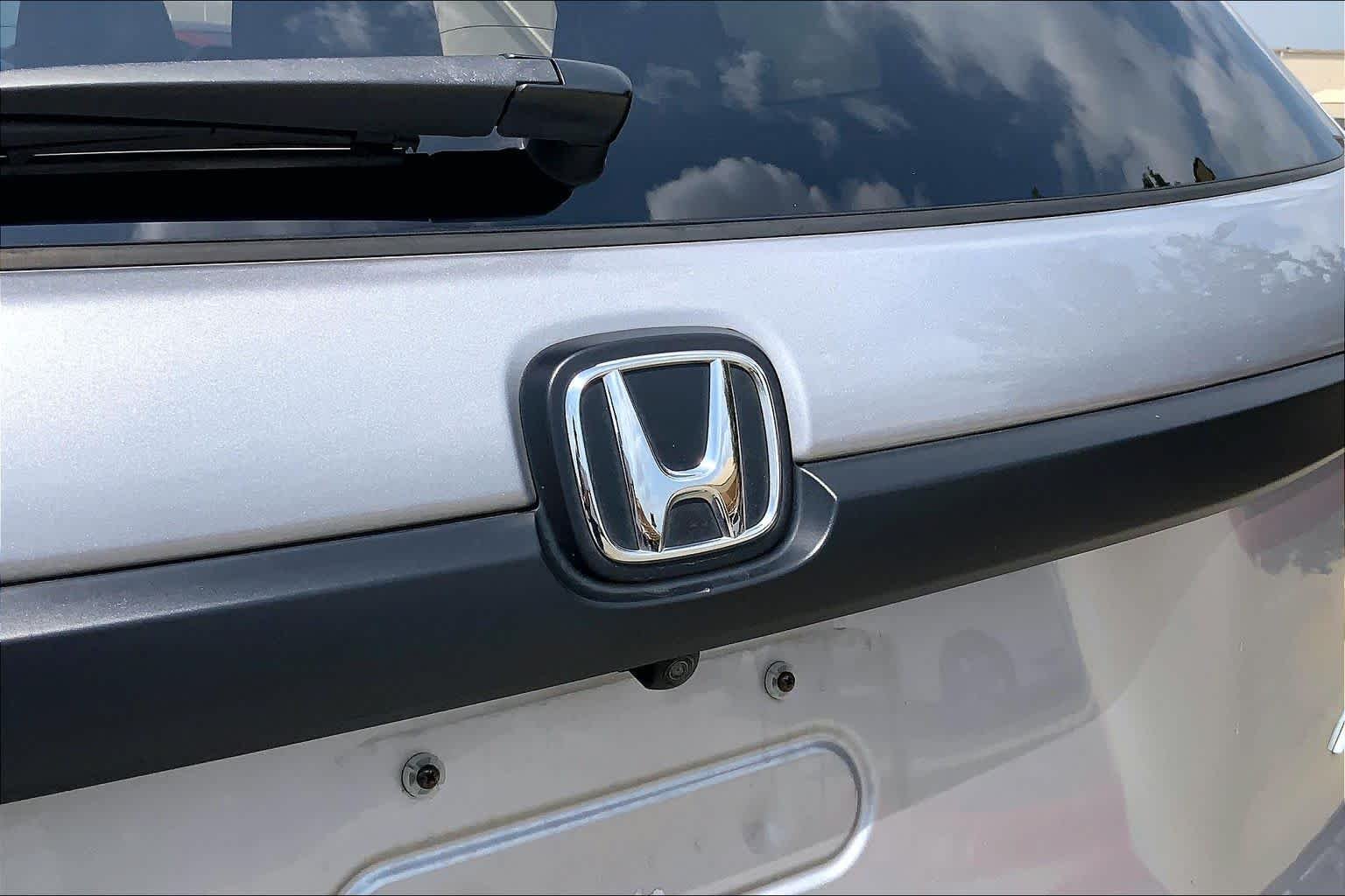 Used 2021 Lunar Silver Metallic Honda EX-L image 10