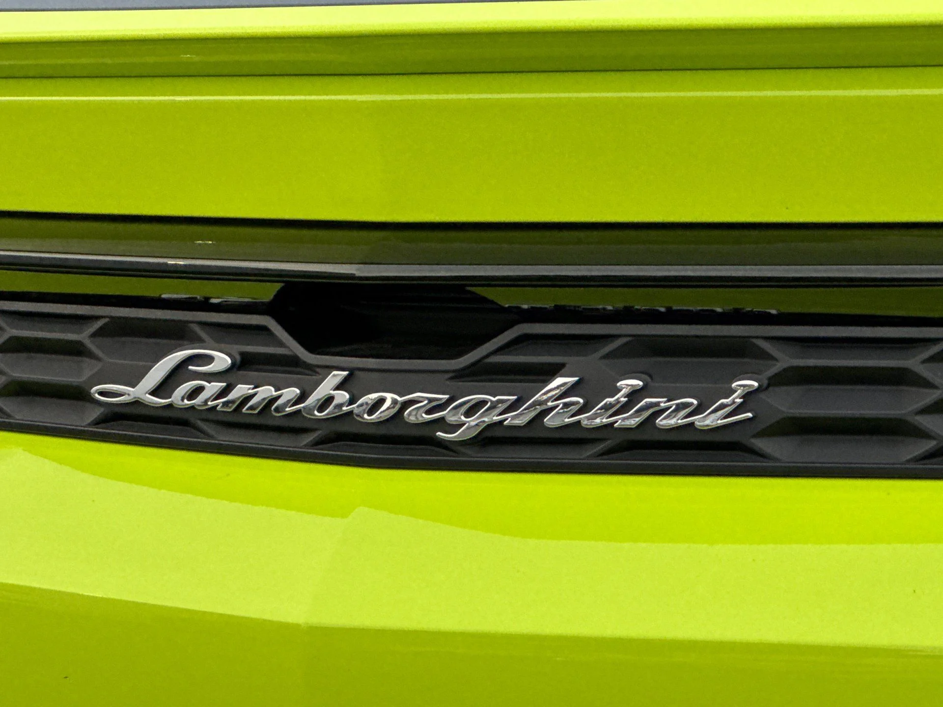 New 2025  Lamborghini SE image 13
