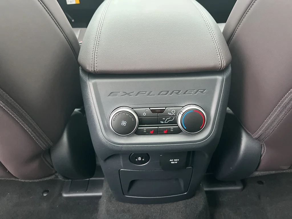 New 2026 Star White Metallic Tri-Coat Ford Platinum™ image 20